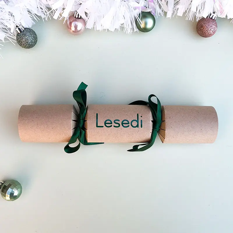 easyReadingGreenCracker Sample of DIY Personalised Christmas Cracker in green with name in easy-reading font